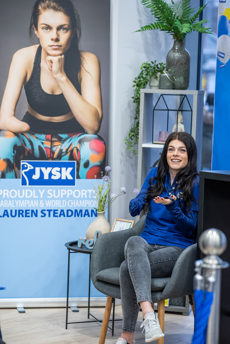 Lauren Steadman has been congratulated by one of her main sponsors after winning her seventh World Paratriathlon Championship ©JYSK