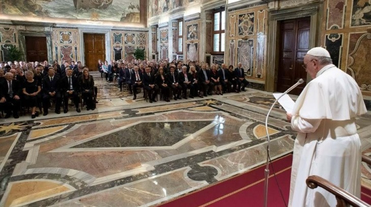 Members of the IIHF were granted an audience with Pope Francis ©IIHF