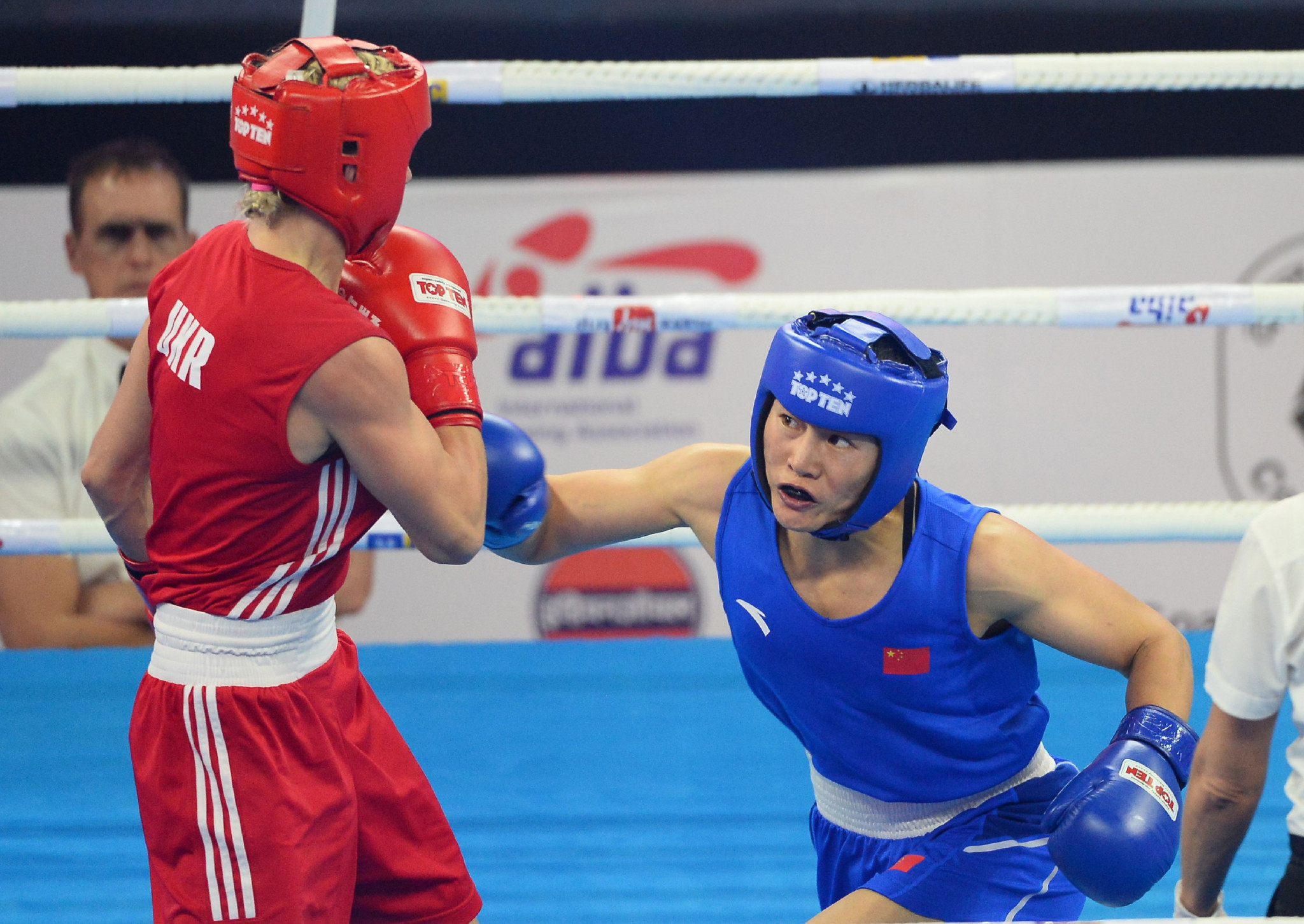 AIBA Women's World Championships: Day one of competition