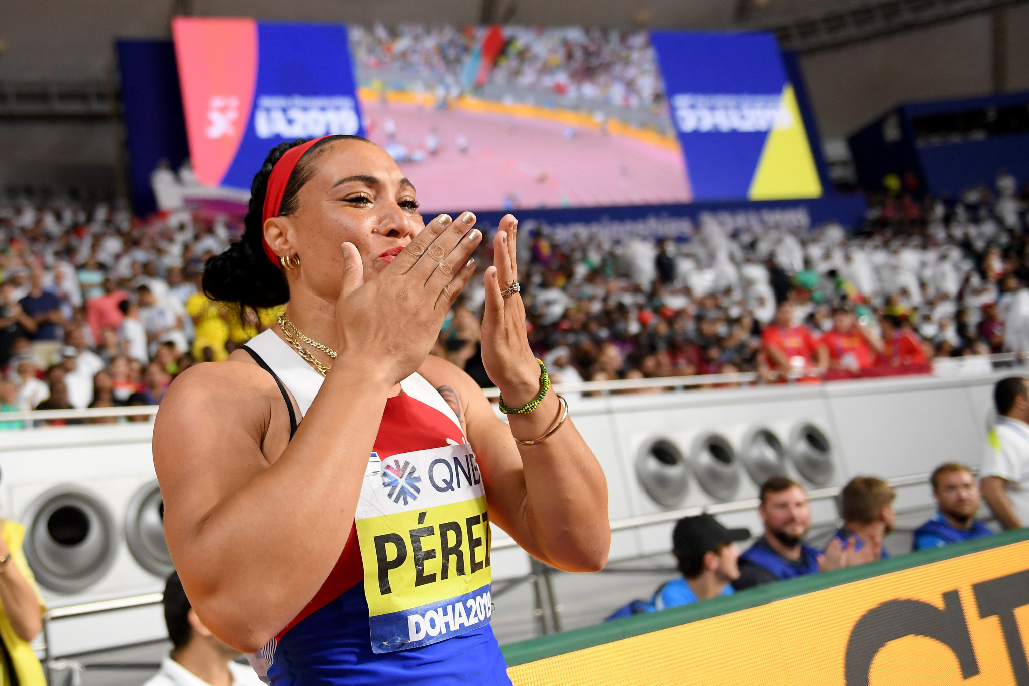 Cuba's Yaime Perez beat her compatriot Denia Caballero to win the women's discus ©Getty Images