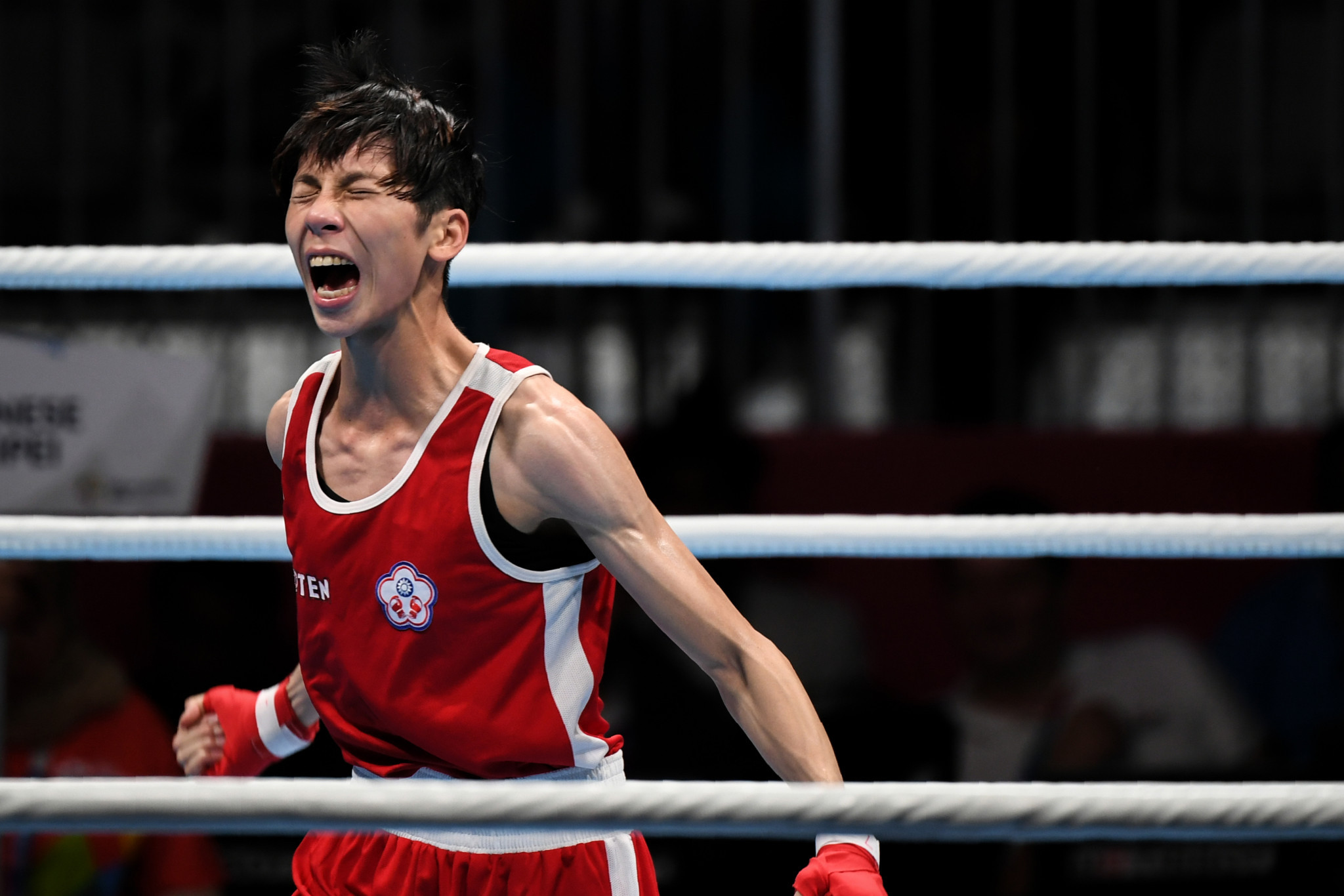 Asian featherweight champion Lin overcomes Nicolson at AIBA Women's World Championships