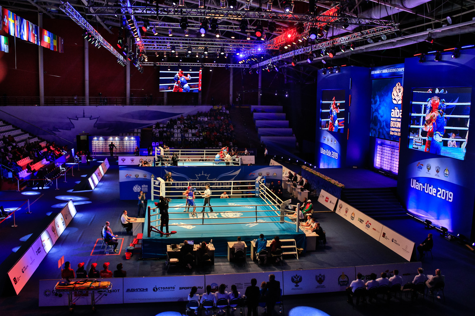 Competition continues tomorrow in the lightweight and light heavyweight divisions ©AIBA