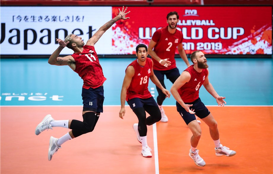 United States comfortably beat Tunisia to stay in touch at the top ©FIVB