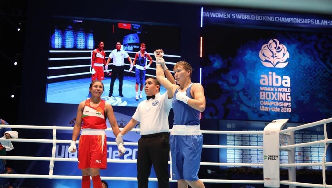 Shadrina dominated against her opponent, triumphing 5-0 ©AIBA