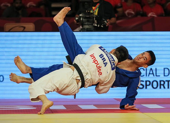 Allan Kuwabara defeated Brazilian compatriot Eric Takabatake to claim a maiden International Judo Federation Grand Slam title in Brasilia ©IJF