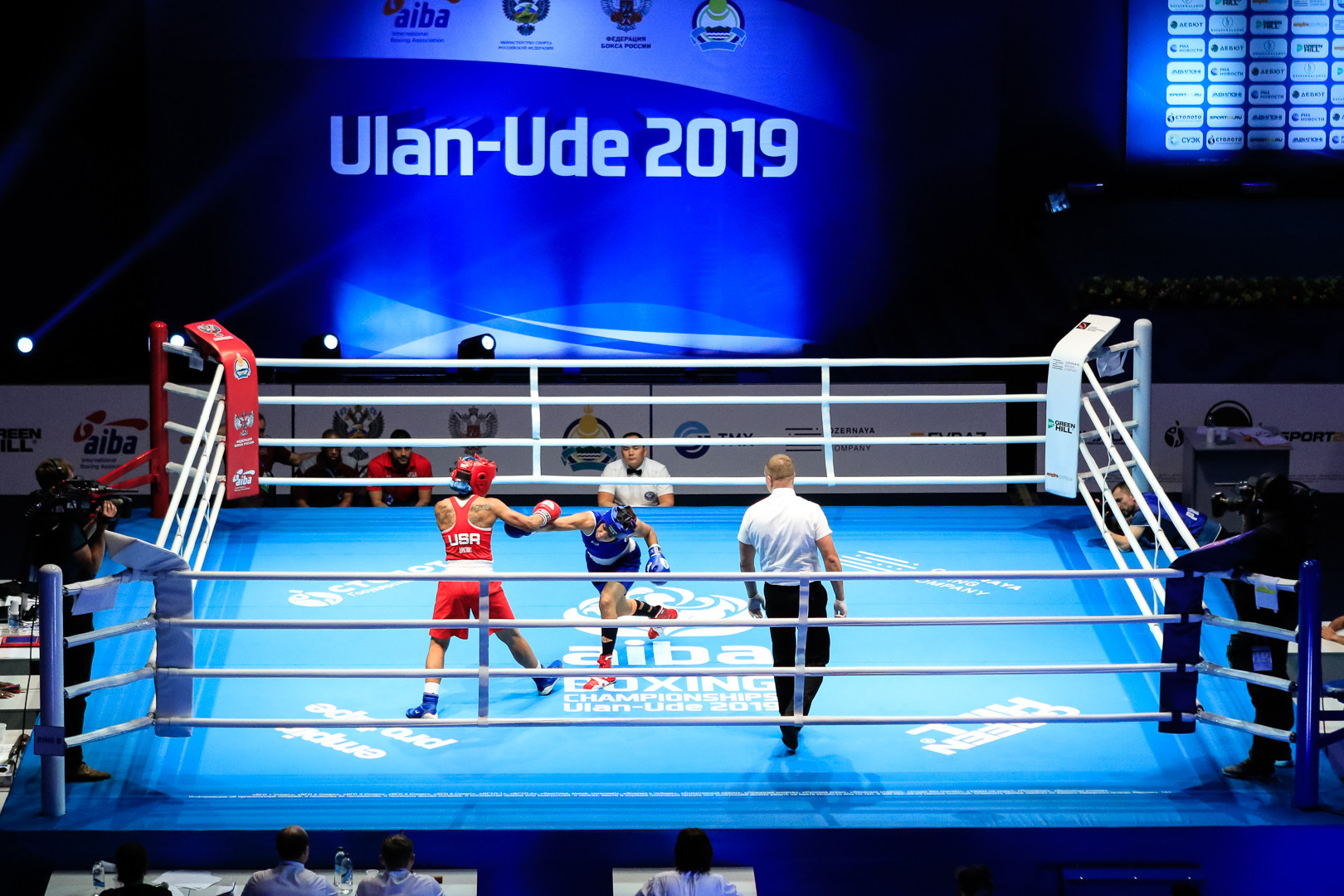Competition will continue tomorrow with bouts in the flyweight, featherweight and middleweight ©AIBA