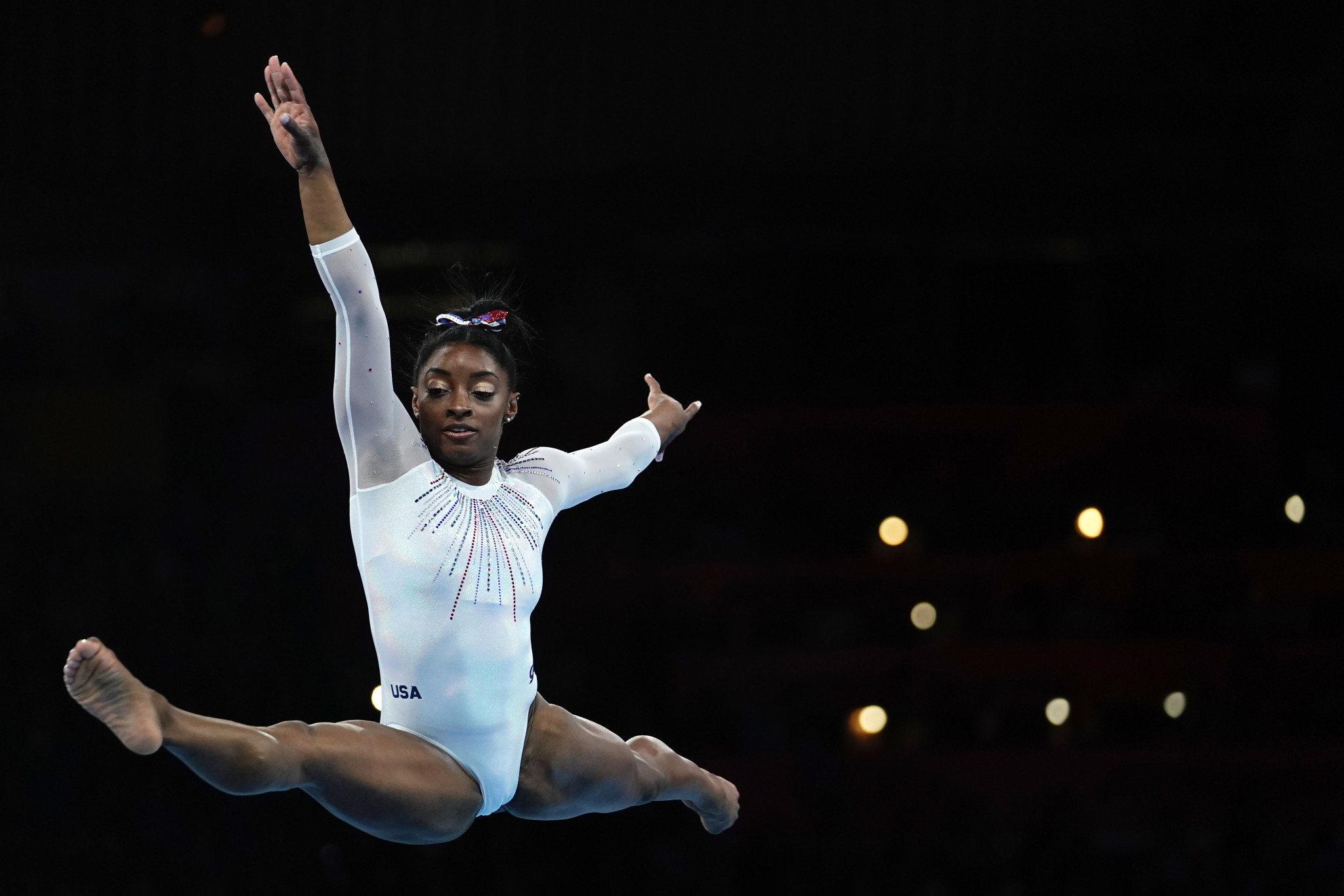 Impeccable Biles claims record fifth all-around title in Stuttgart