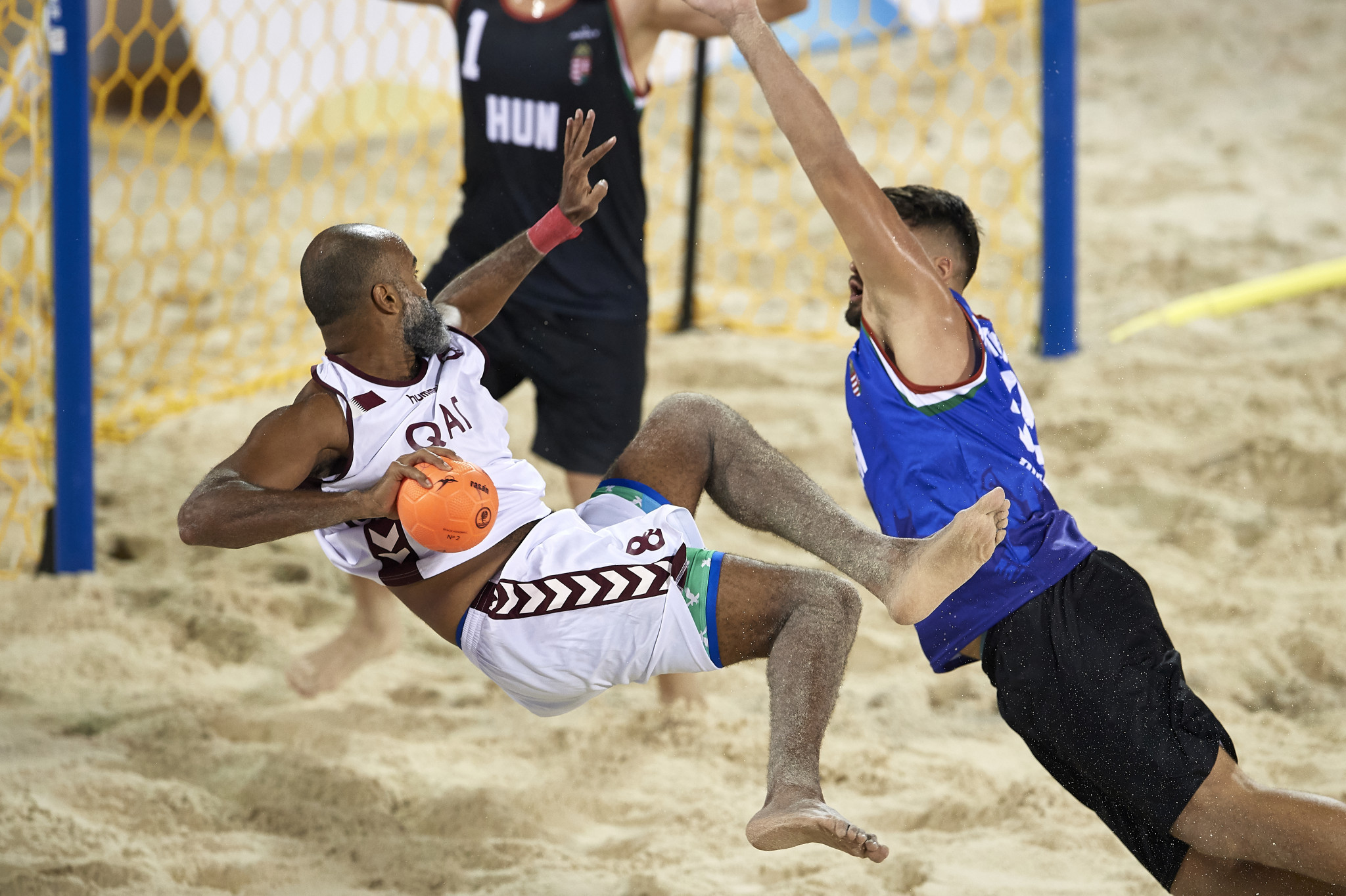 Hosts Qatar won both of their games in the men's beach handball ©ANOC