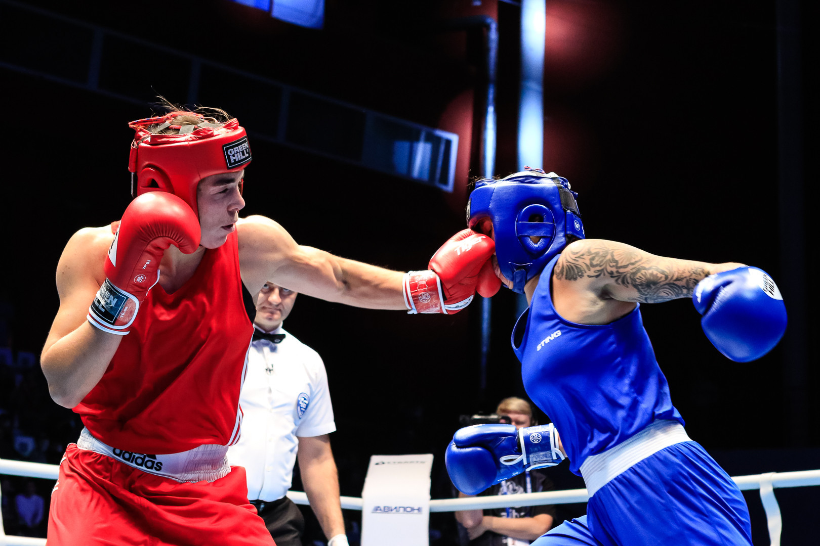 In the middleweight division, Rio 2016 Olympic silver medallist Nouchka Fontijn overcame Tammara Thibeault of Canada 4-1 ©AIBA