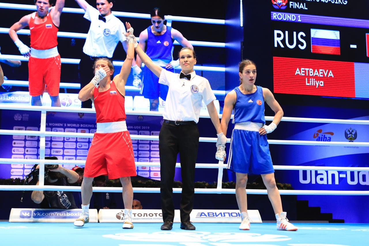 Liliya Aetbaeva then claimed Russia's second, beating Buse Naz Çakıroğlu of Turkey 4-1 ©AIBA