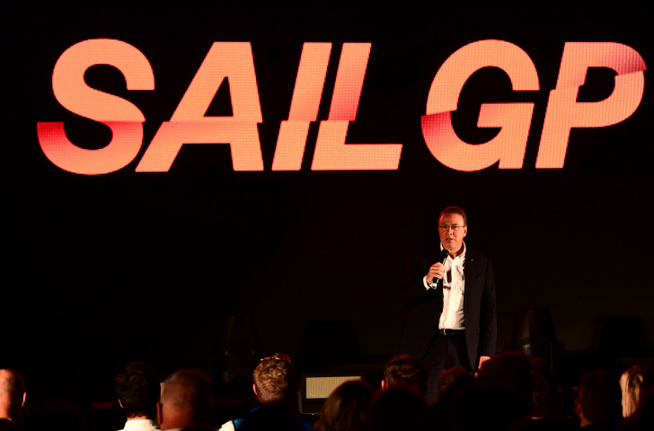 Andy Hunt, pictured making a presentation as chief executive of World Sailing last year, has stepped down from his post to take up a new international role next year ©Getty Images