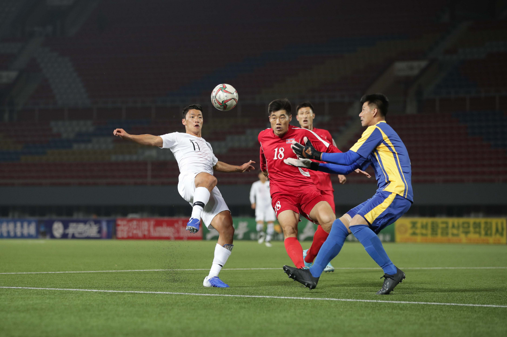 North Korea and South Korea drew 0-0 in the match, held in front of empty stands ©Getty Images