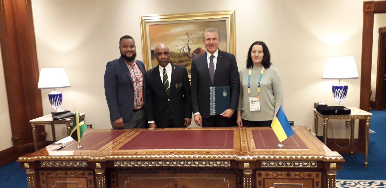 The NOCs of Ukraine and Jamaica signed a partnership agreement ©Twitter/Sergey Bubka