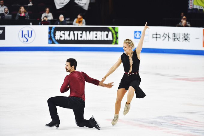 Madison Hubbell and Zachary Donohue of the United States won the ice pairs event at Skate America in Las Vegas, their 11th consecutive title in the event ©US Figure Skating