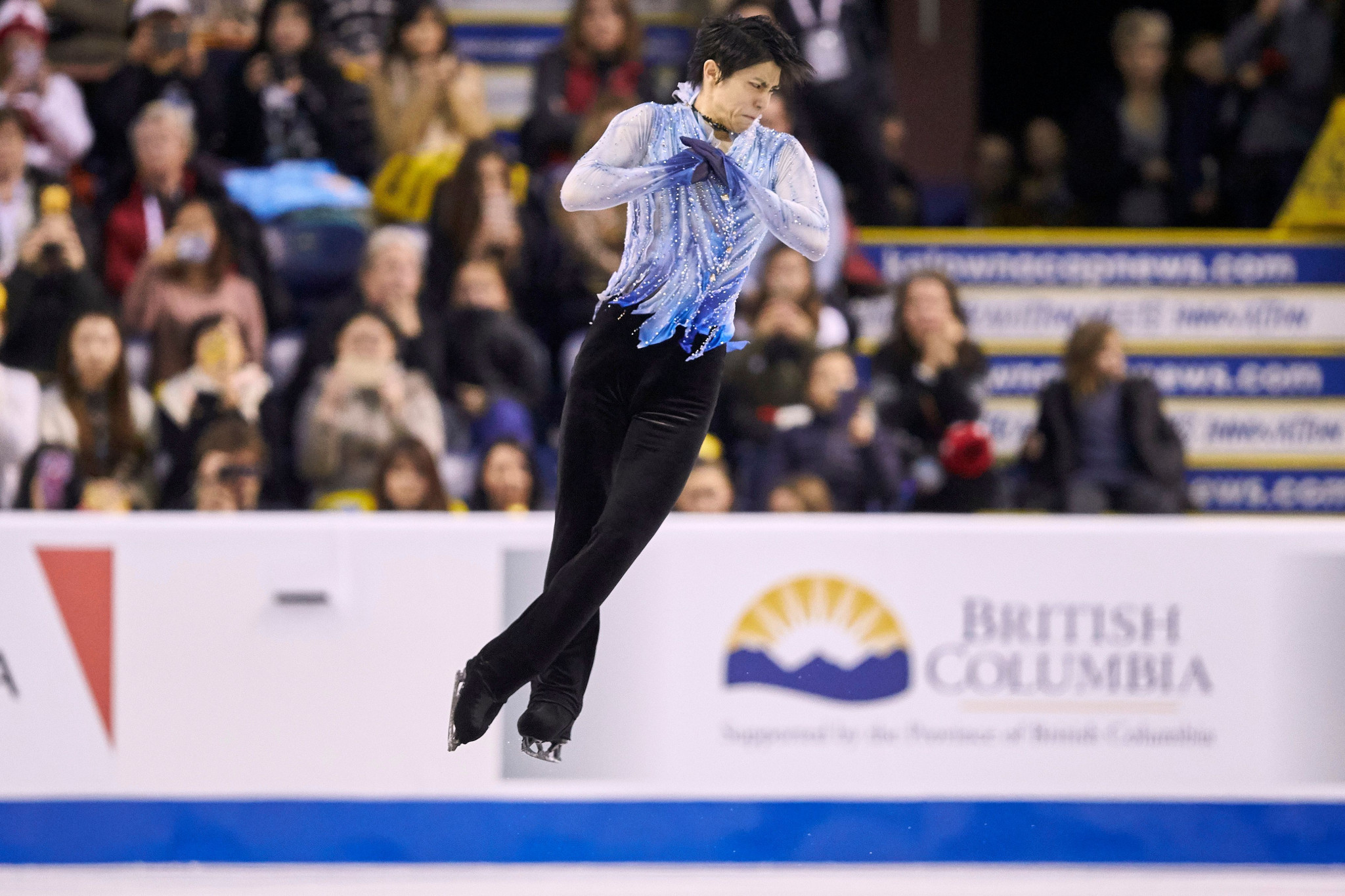 Hanyu tops short programme to take lead at Skate Canada