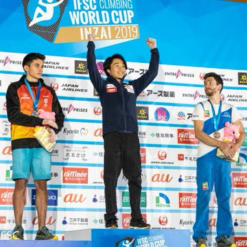 Hiroto Shimizu of Japan won the men's IFSC Lead World Cup event in Inzai ©IFSC
