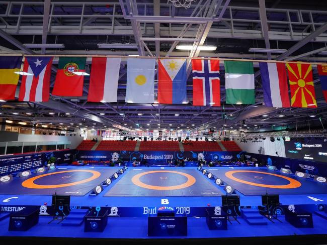 Action began in Budapest at the UWW Under-23 World Championships today ©UWW