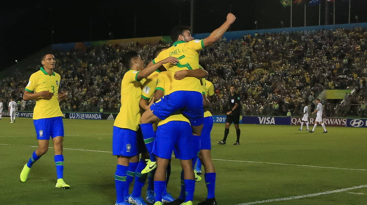 Brazil celebrate, but it wasn't all plain sailing against New Zealand ©FIFA