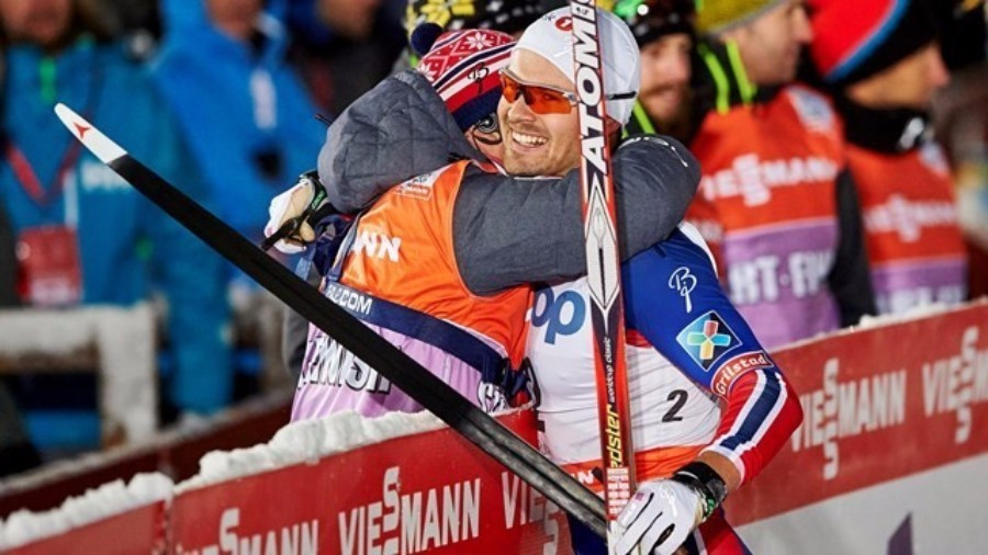 Sondre Turvoll Fossli his season-opening cross country victory ©FIS/Nordic Focus
