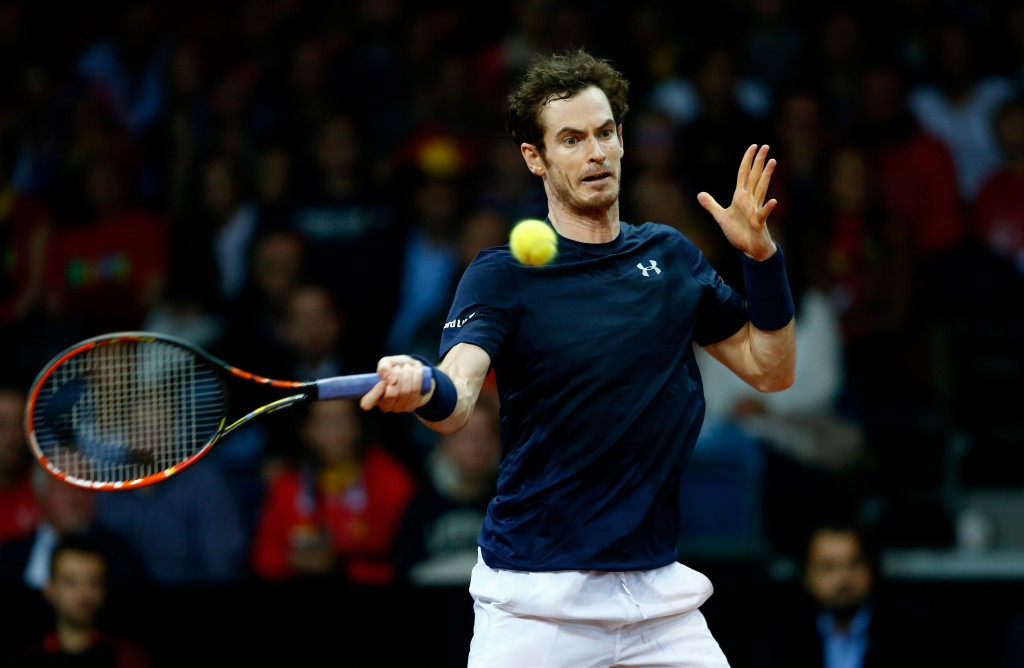 Andy Murray earned a straight sets win to level the tie
