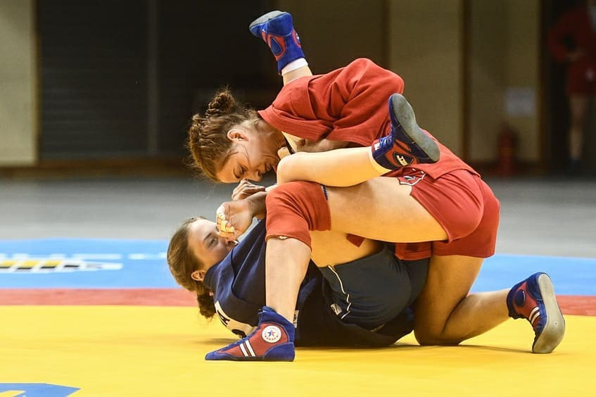 Olga Mitina of Russia, red, claimed women's 60kg gold at Sukwoo Culture Gym in Cheongju ©FIAS 