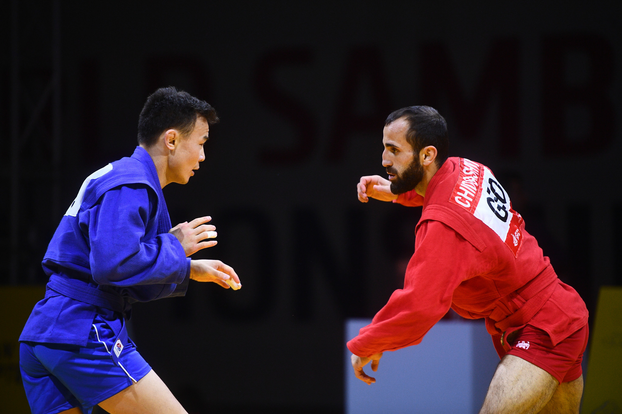 Vakhtangi Chidrashvili, in red, claimed Georgia's first gold of the Championships by defeating Sayan Khertek from Russia ©FIAS 