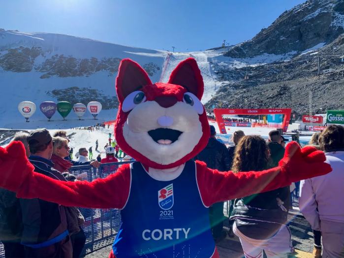 Corty, a red squirrel, has officially been unveiled as the mascot of the 2021 FIS Alpine World Ski Championships in Cortina d’Ampezzo ©FIS