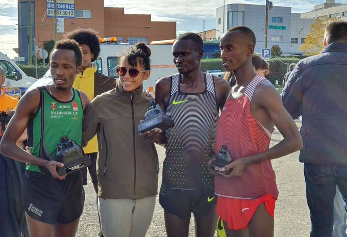 Burundi's Thierry Ndikumwenayo,second right, won the third leg of the World Athletics Cross Country Permit series in Alcobendas ©World Athletics