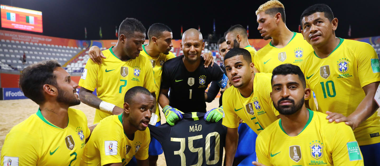 Defending champions Brazil earn FIFA Beach Soccer World Cup quarter-final spot