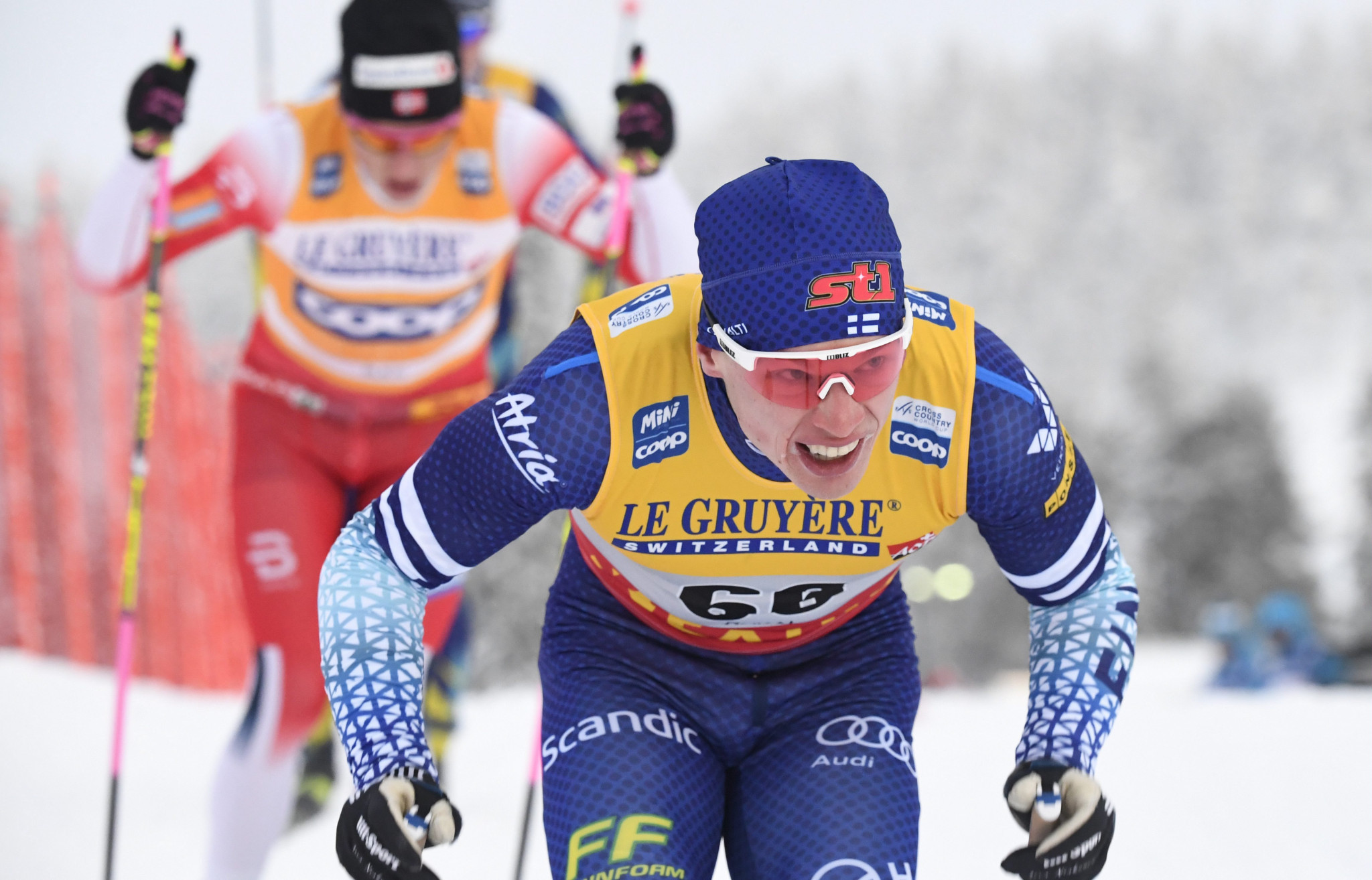 Niskanen beats Klæbo to win 15km race at FIS Cross-Country World Cup