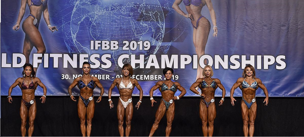 Competition also took place in the women's physique discipline ©IFBB/EastLabsPhotos