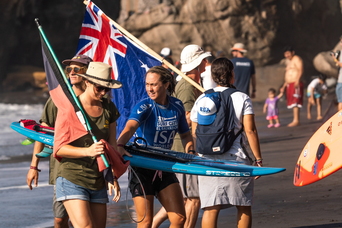 Women's defending champion Shakira Westdorp had to settle for second place in the SUP surf final ©ISA 