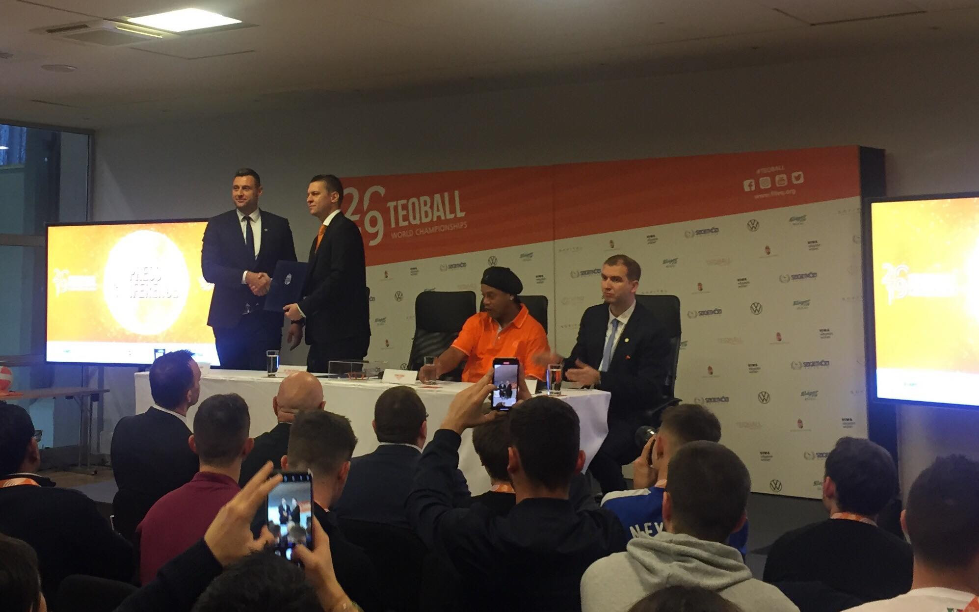 Hungary's Ministry of Foreign Affairs and Trade and the International Teqball Federation signed a strategic cooperation agreement during the press conference ©ITG