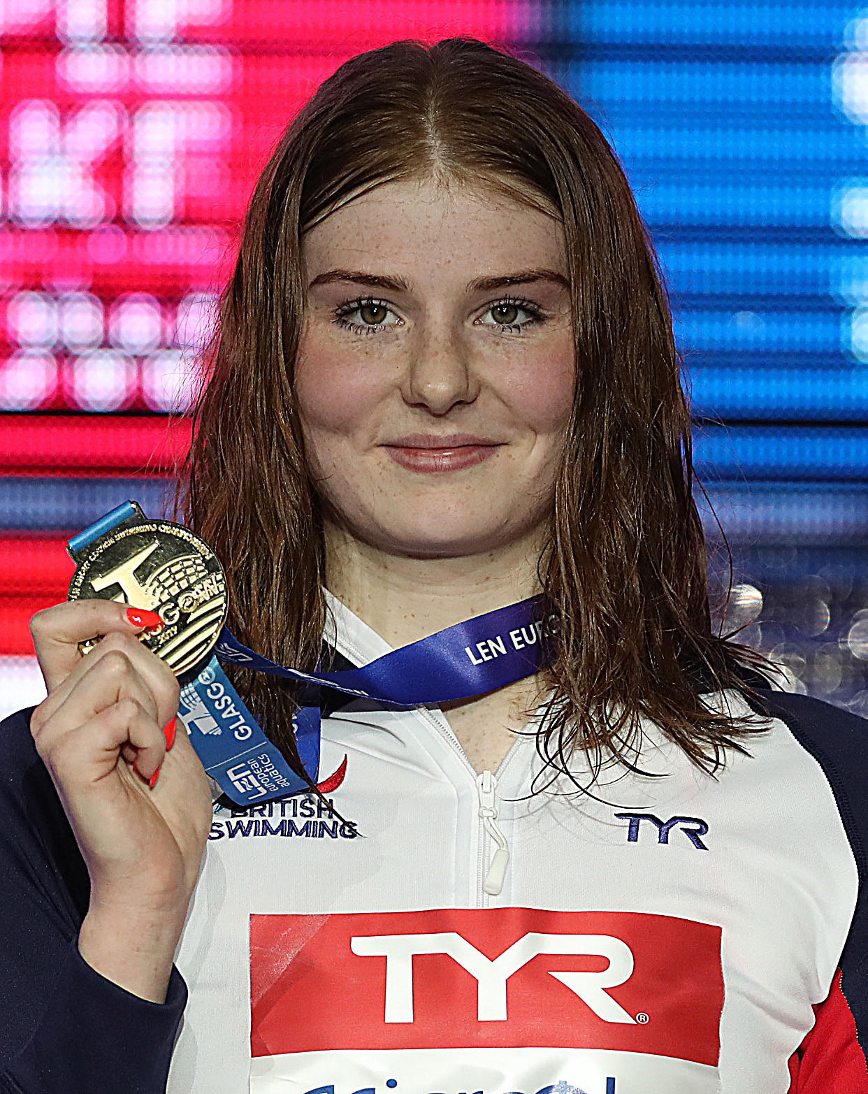 Britain's Freya Anderson celebrated a second gold medal at the European Short Course Championships in Glasgow after adding the 200m freestyle title to her victory in the 100m event last night ©Getty Images