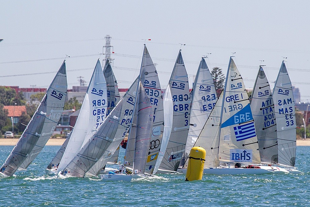 Challenging weather saw several crews suffer a mixed day of results ©ISAF