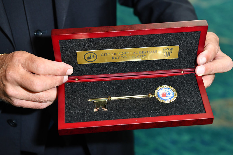 GAISF President Raffaele Chiulli was presented with the key to Fort Lauderdale ©SportAccord