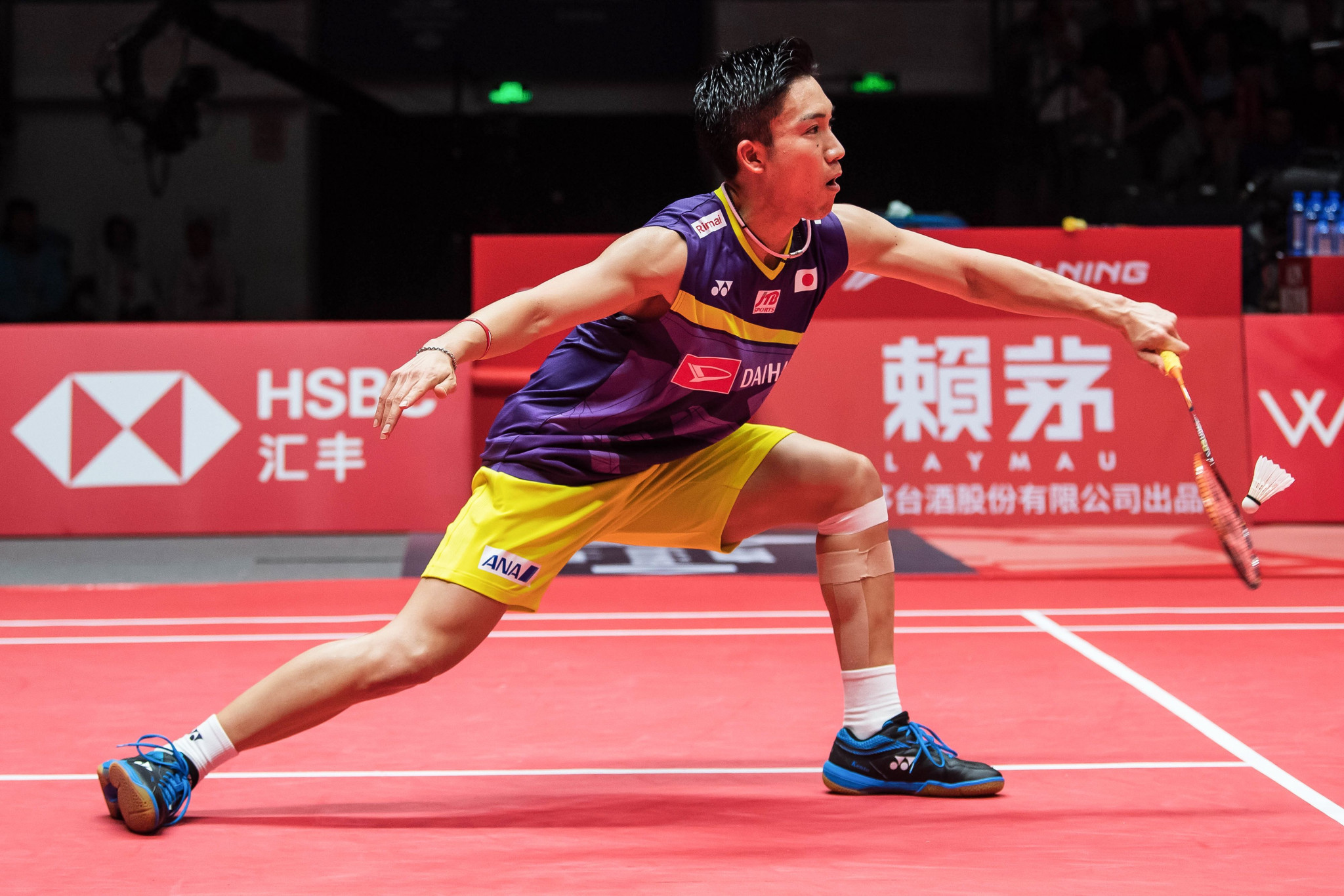 Momota and Tai reach last four at BWF World Tour Finals