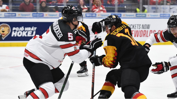 Canada overcame Germany at the IIHF World Junior Championship to reach the quarter-finals ©IIHF