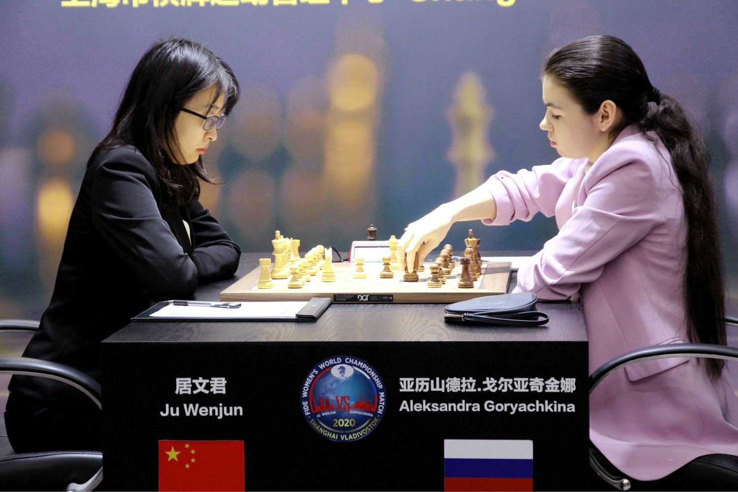 The second game in the Women's World Chess Championship ended in a second draw ©FIDE