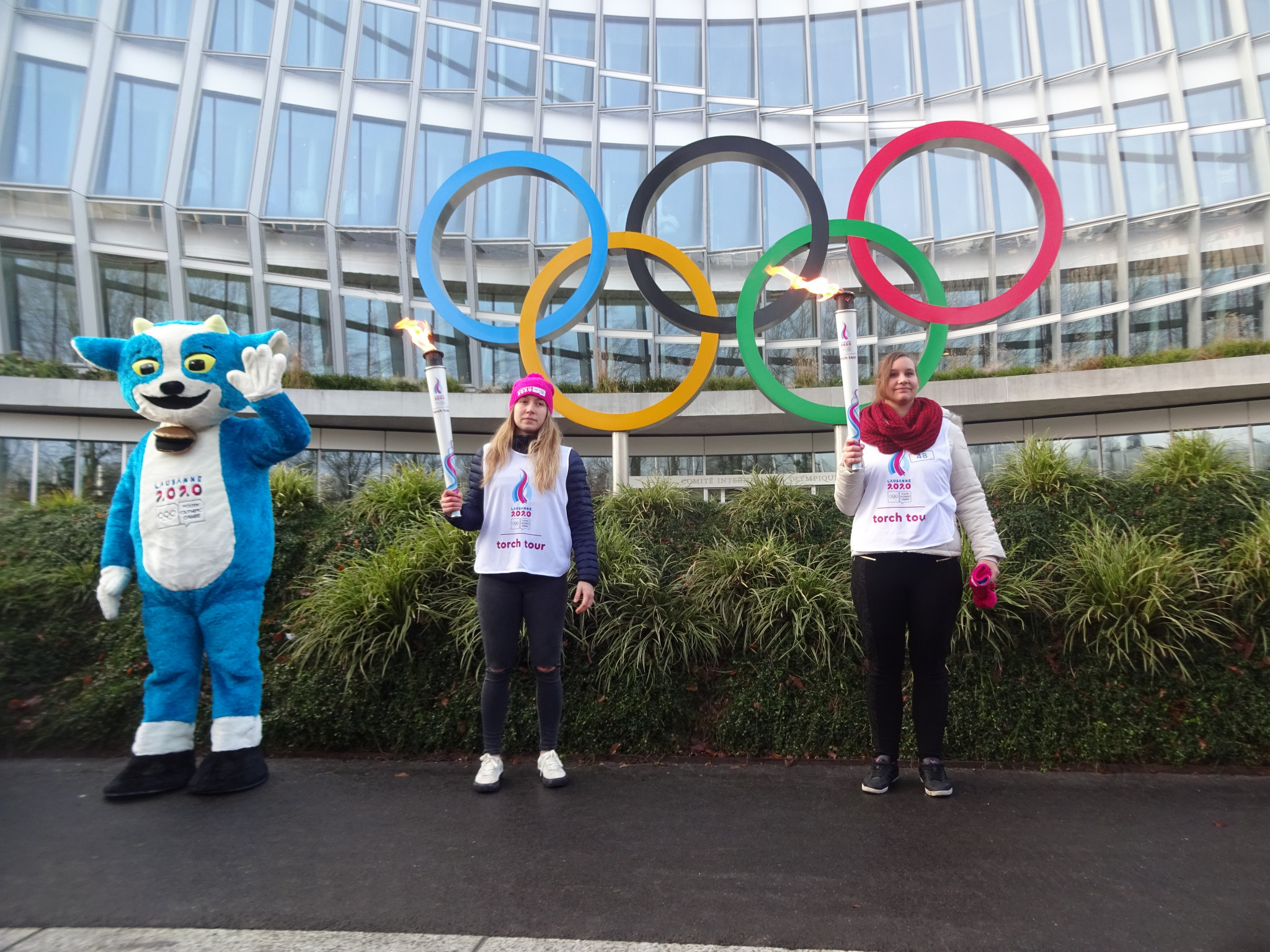 Lausanne 2020 mascot Yodli was on hand to assist with the Torch Relay ©ITG