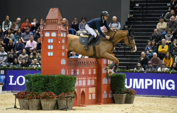 Cool cat Guerdat wins FEI Jumping World Cup on a Basel ice rink