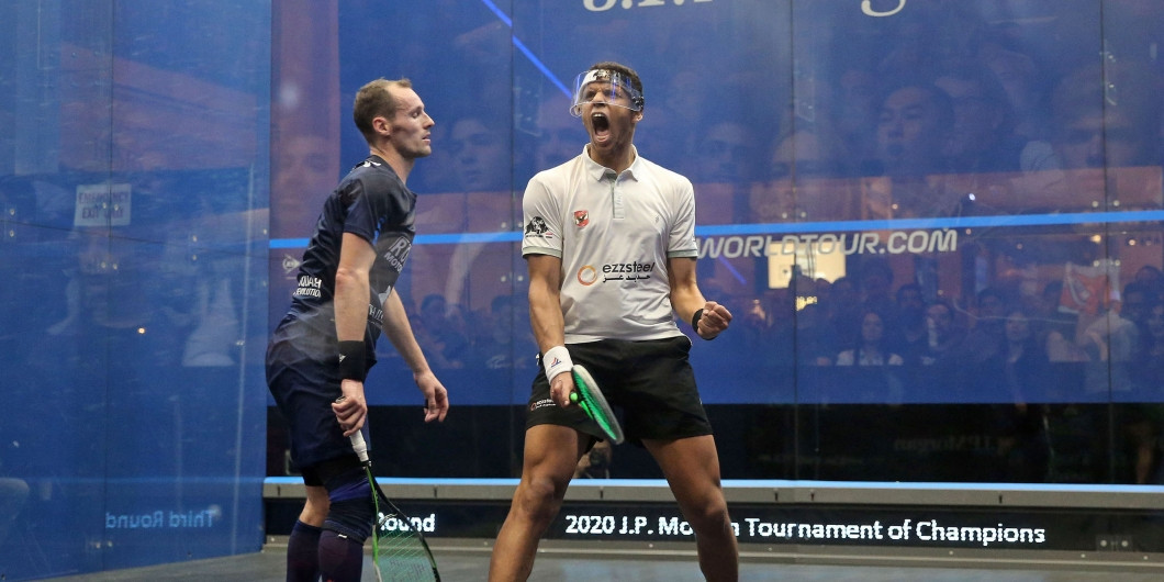 Teenager Mostafa Asal knocked out Gregory Gaultier ©PSA