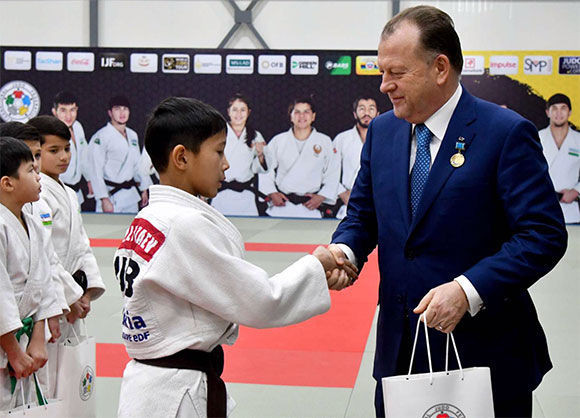 Uzbekistan expands Judo in Schools project after being awarded 2021 World Championships