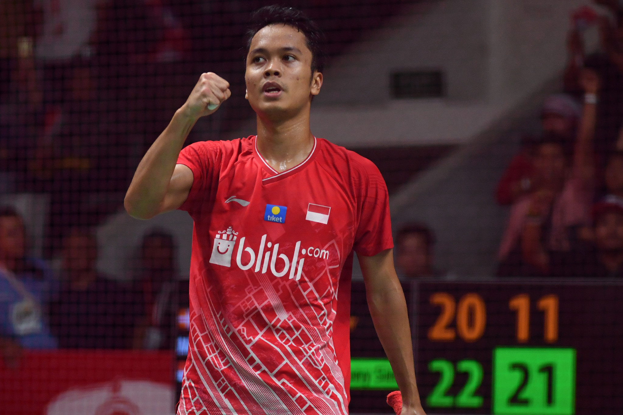 Home player Anthony Ginting celebrates reaching tomorrow's men's singles final ©Getty Images