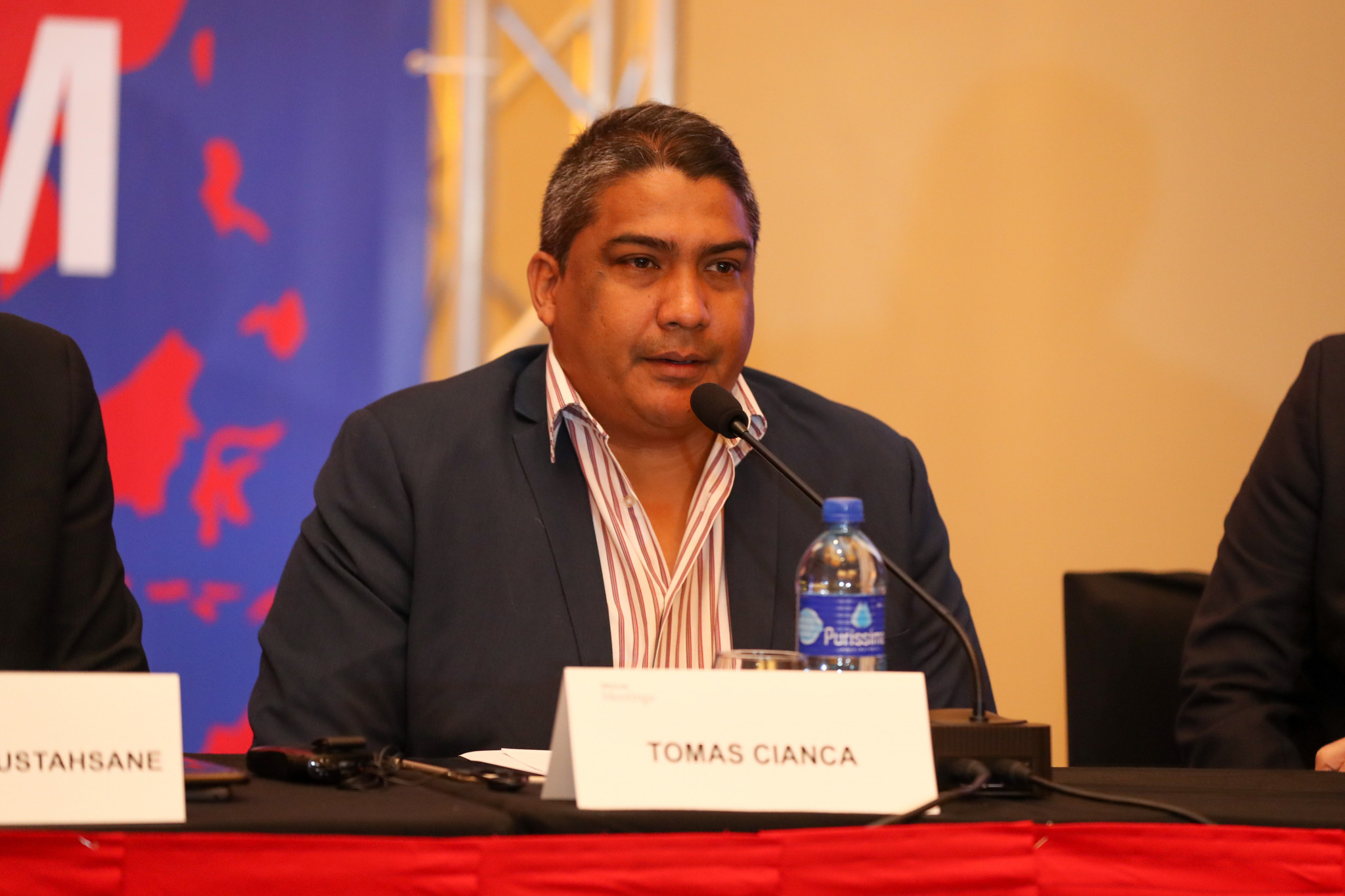 Panama Boxing Federation President Tomas Cianca did the same ©AIBA