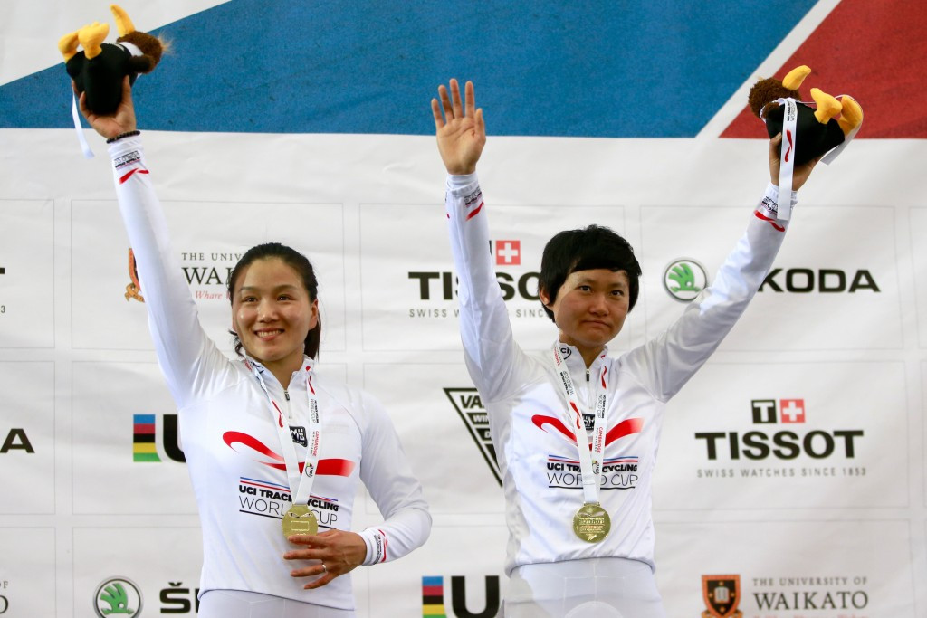 Jinjie Gong and Tianshi Zhong won the women's team sprint for the second successive World Cup ©Getty Images