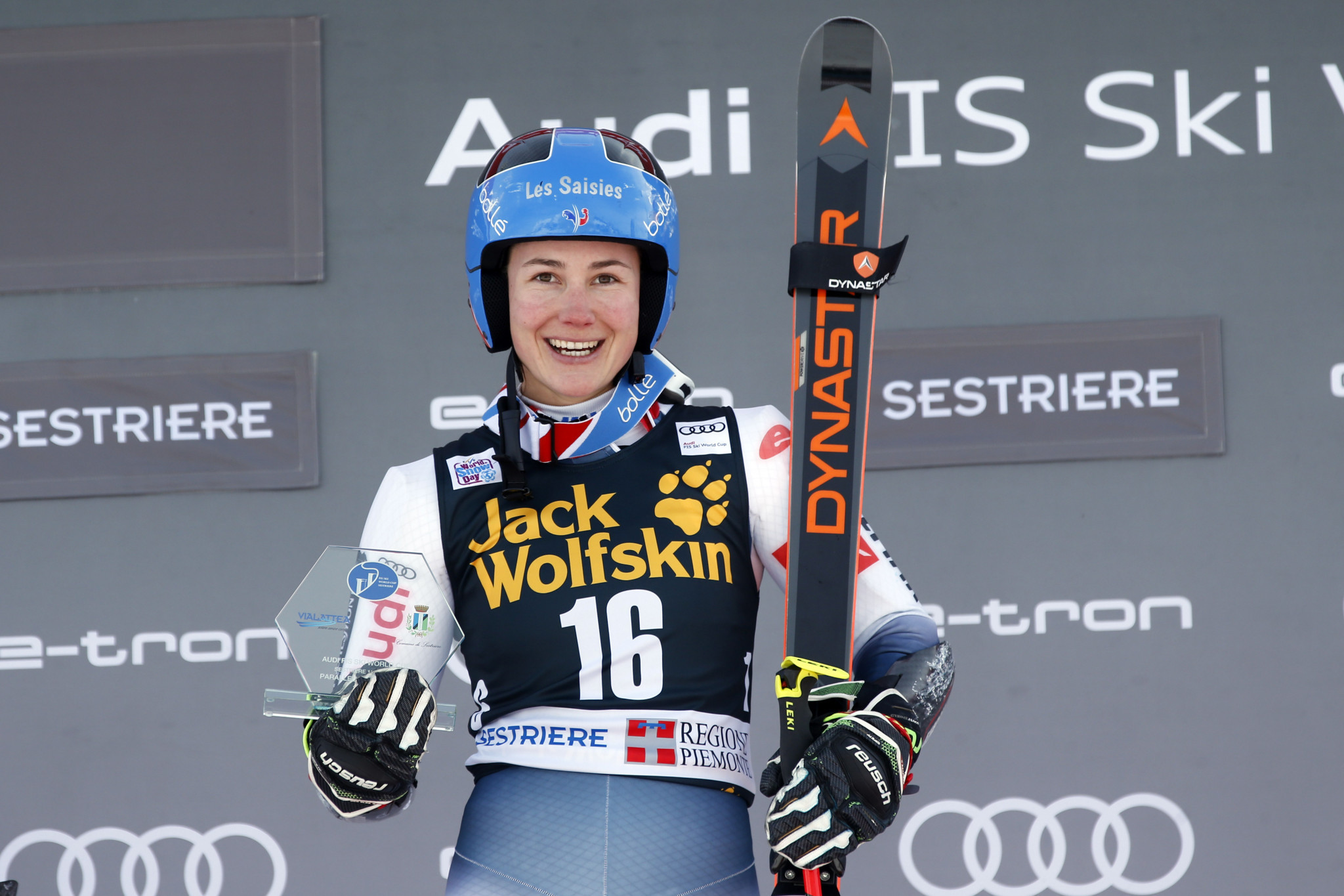 Direz wins controversial parallel giant slalom at FIS Alpine Ski World Cup
