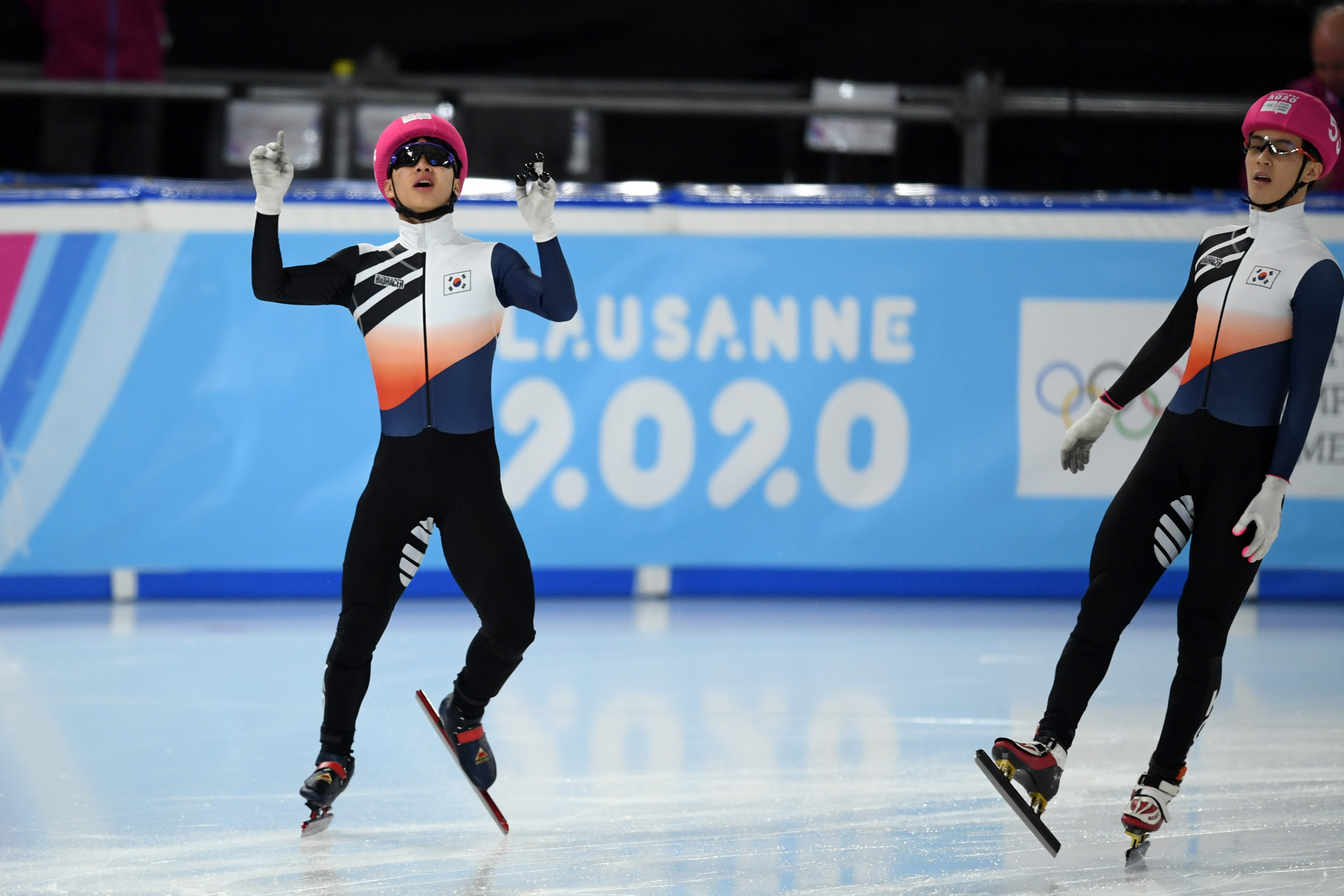 Lee Jeong-min beat team-mate Jang Sung-woo to win the men's 1000m gold ©Getty Images
