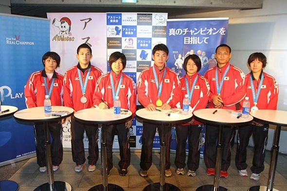 Japan's medallists from the opening day of the IJF Grand Slam in Tokyo held a event to meet fans ©IJF