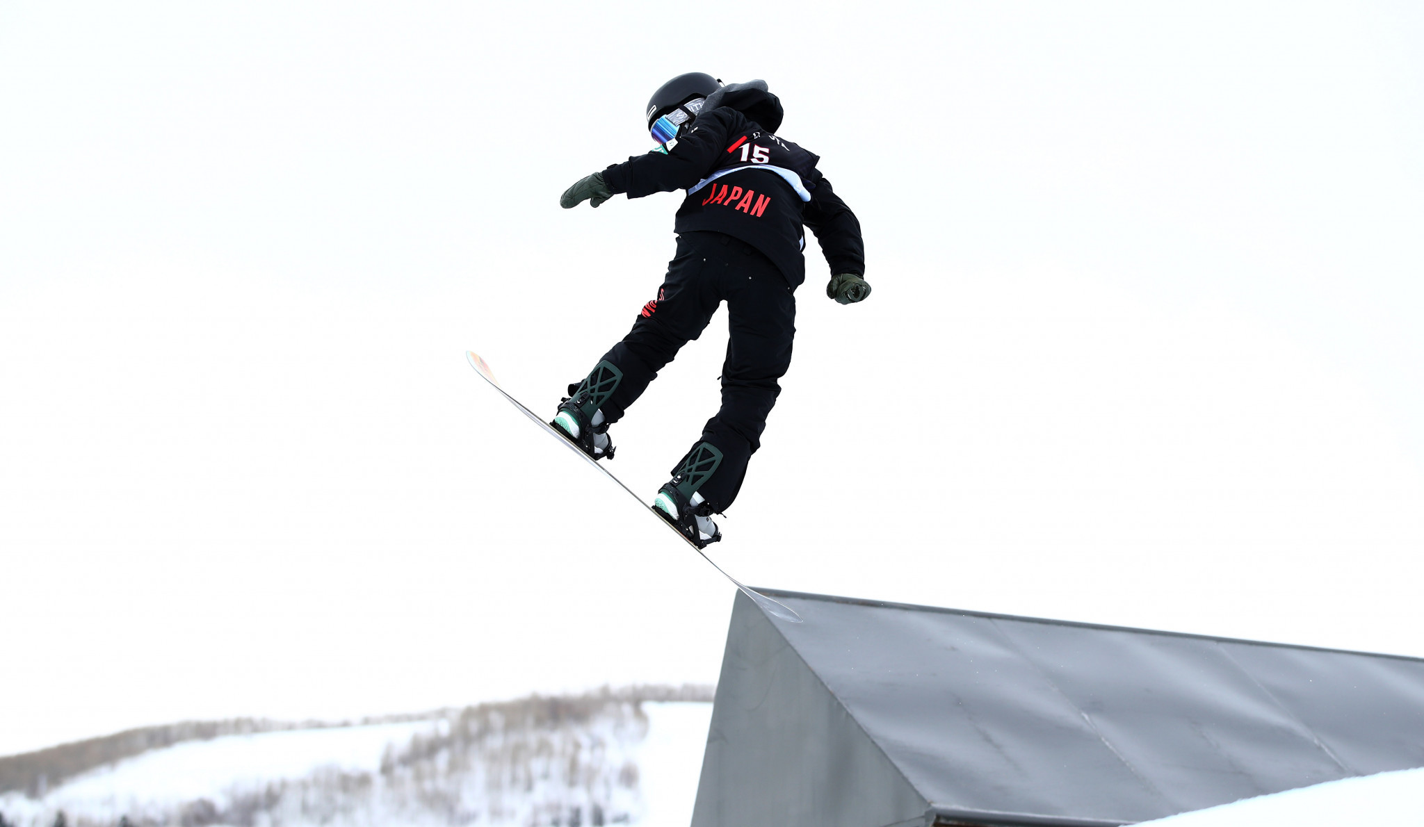 Kunitake and Vicktor qualify first from slopestyle heats at FIS Snowboard World Cup